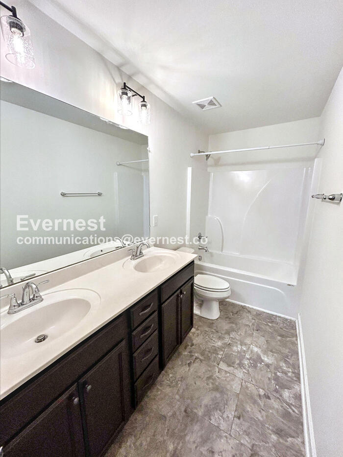 Building Photo - 787 Coopers Way