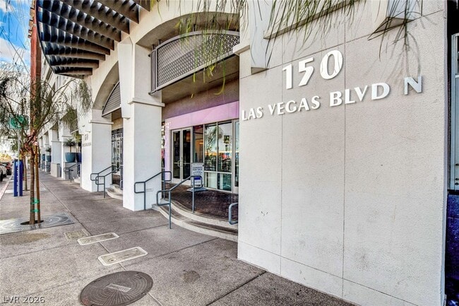 Building Photo - 150 S Las Vegas Blvd
