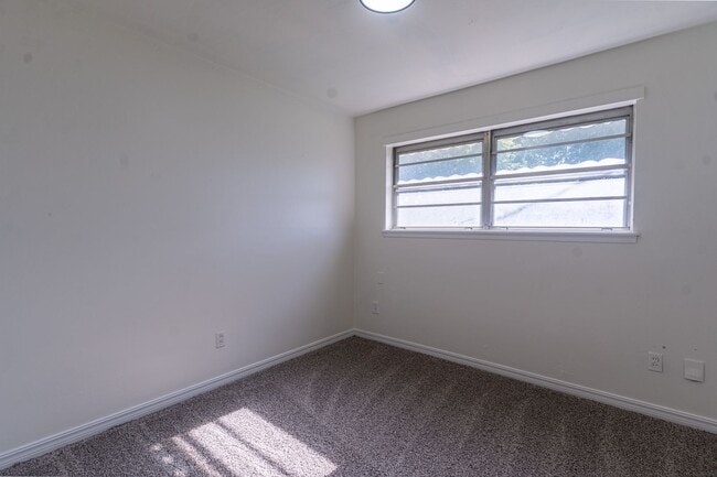 Building Photo - 4 Bedroom Rent to Own Home Available!