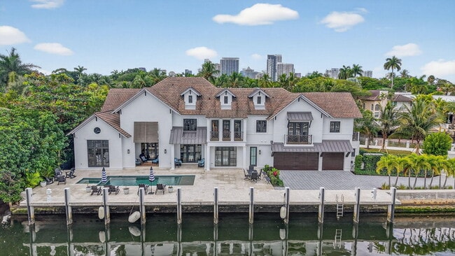 Building Photo - 400 Mola Ave