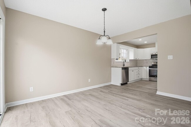 Building Photo - 232 Vista Grande Cir