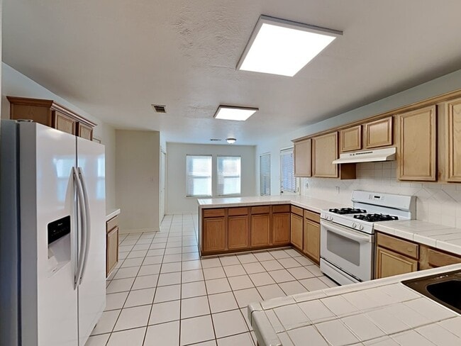 Building Photo - 31442 Camden Village Dr