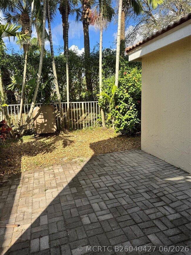 Building Photo - 2348 SW 177th Ave