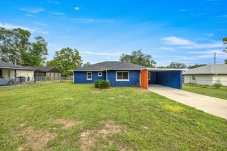 Building Photo - 5 Bahia Court Trce