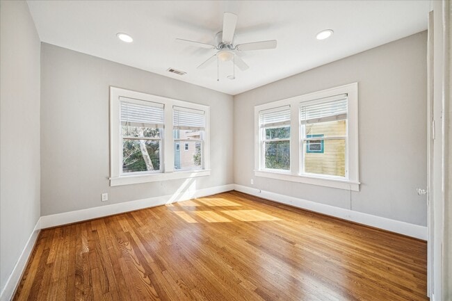 Building Photo - 2408 White Oak Dr