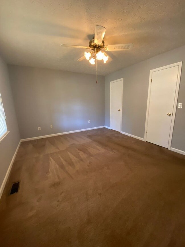 Building Photo - OCONEE COUNTY - Cute 2 bedroom 1.5 bath ho...