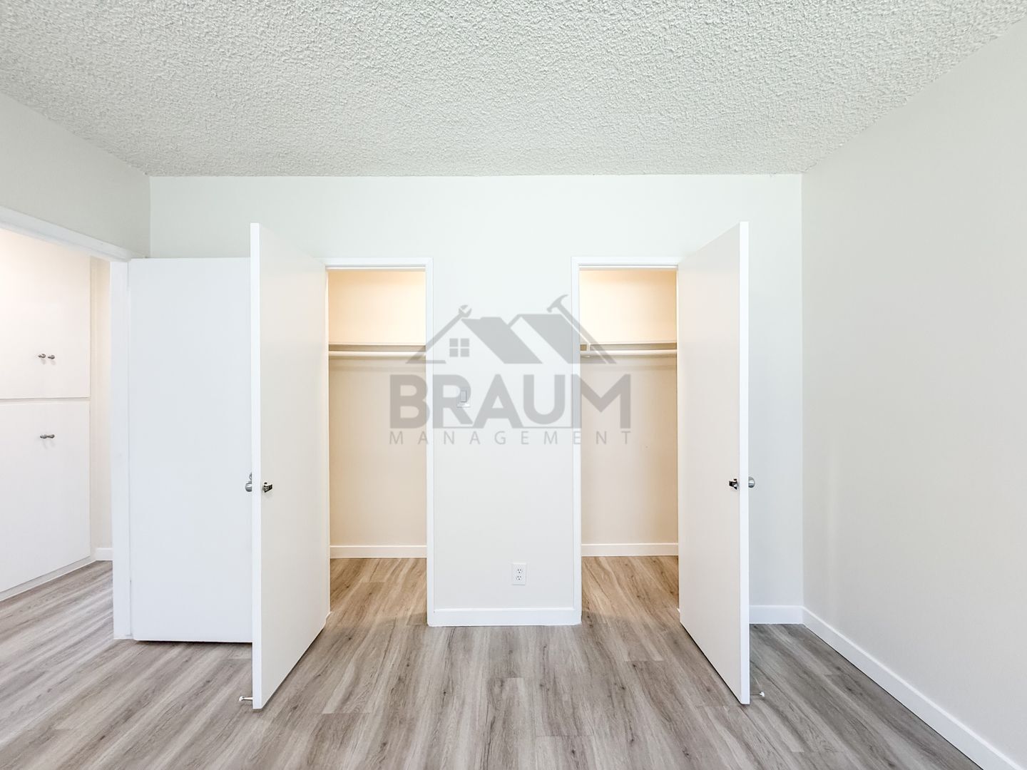Building Photo - 5433 Sepulveda Blvd