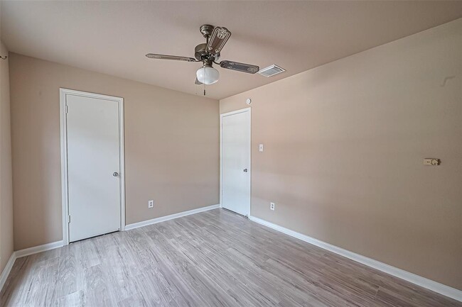 Building Photo - 10518 Saber Ct