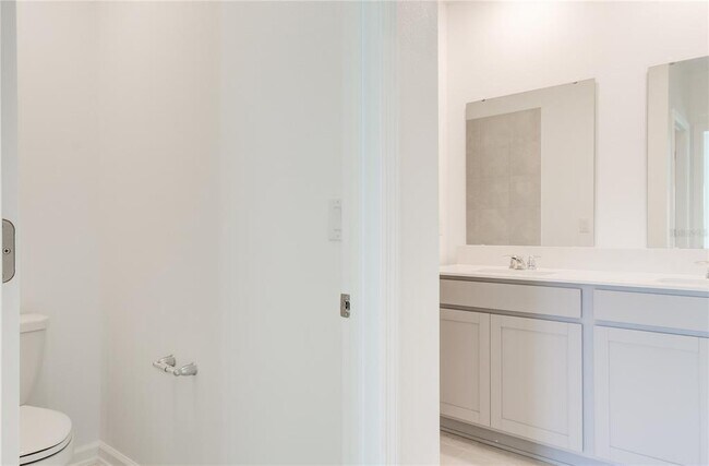 Building Photo - 1492 Cumberland Ave