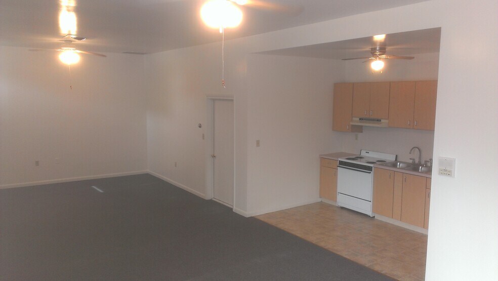 Livng area - 159 River St