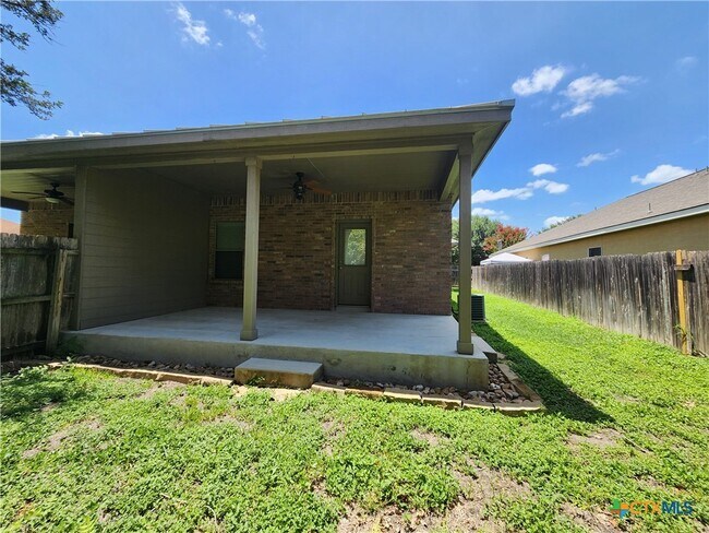 Building Photo - 244 Rosalie Dr