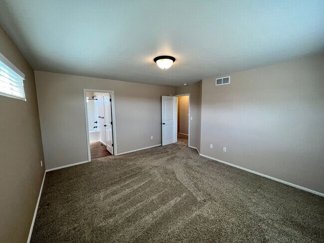 Building Photo - 1110 Tur St