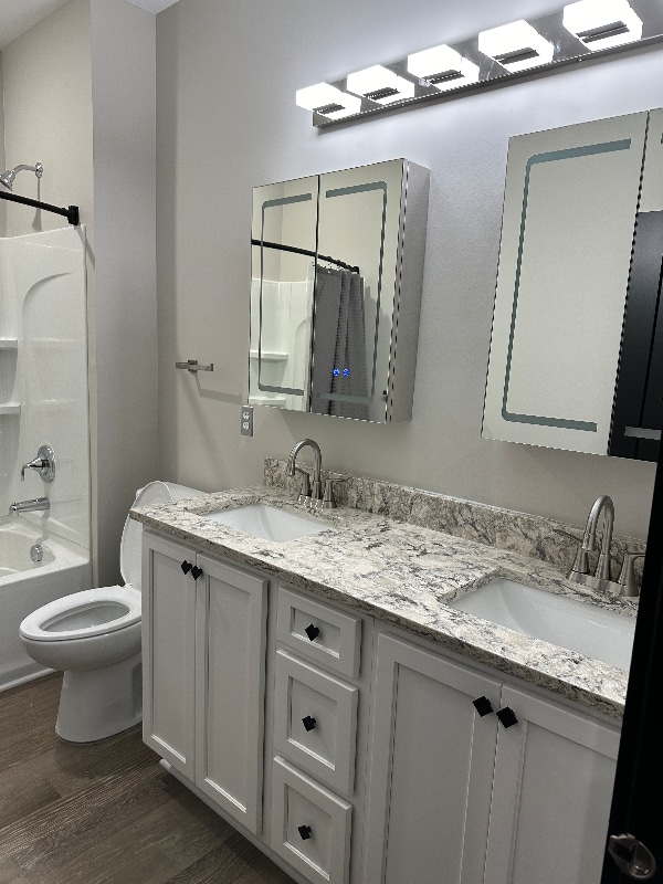 Building Photo - 430-432 Main St