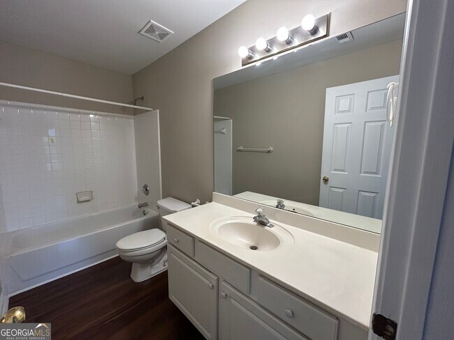 Building Photo - 495 Summer Breeze Ct.