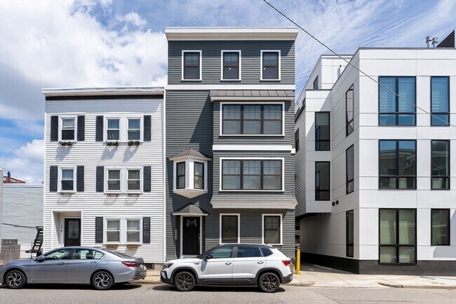 Building Photo - 530 E 3rd St