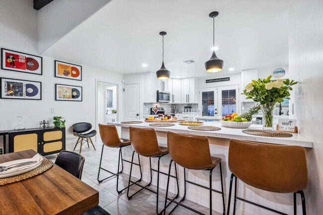 Building Photo - 131 Mescal Loop