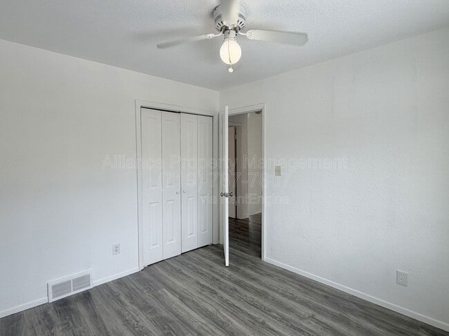 Building Photo - 3280 El Canto Dr