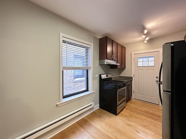 Building Photo - 550 Chestnut St