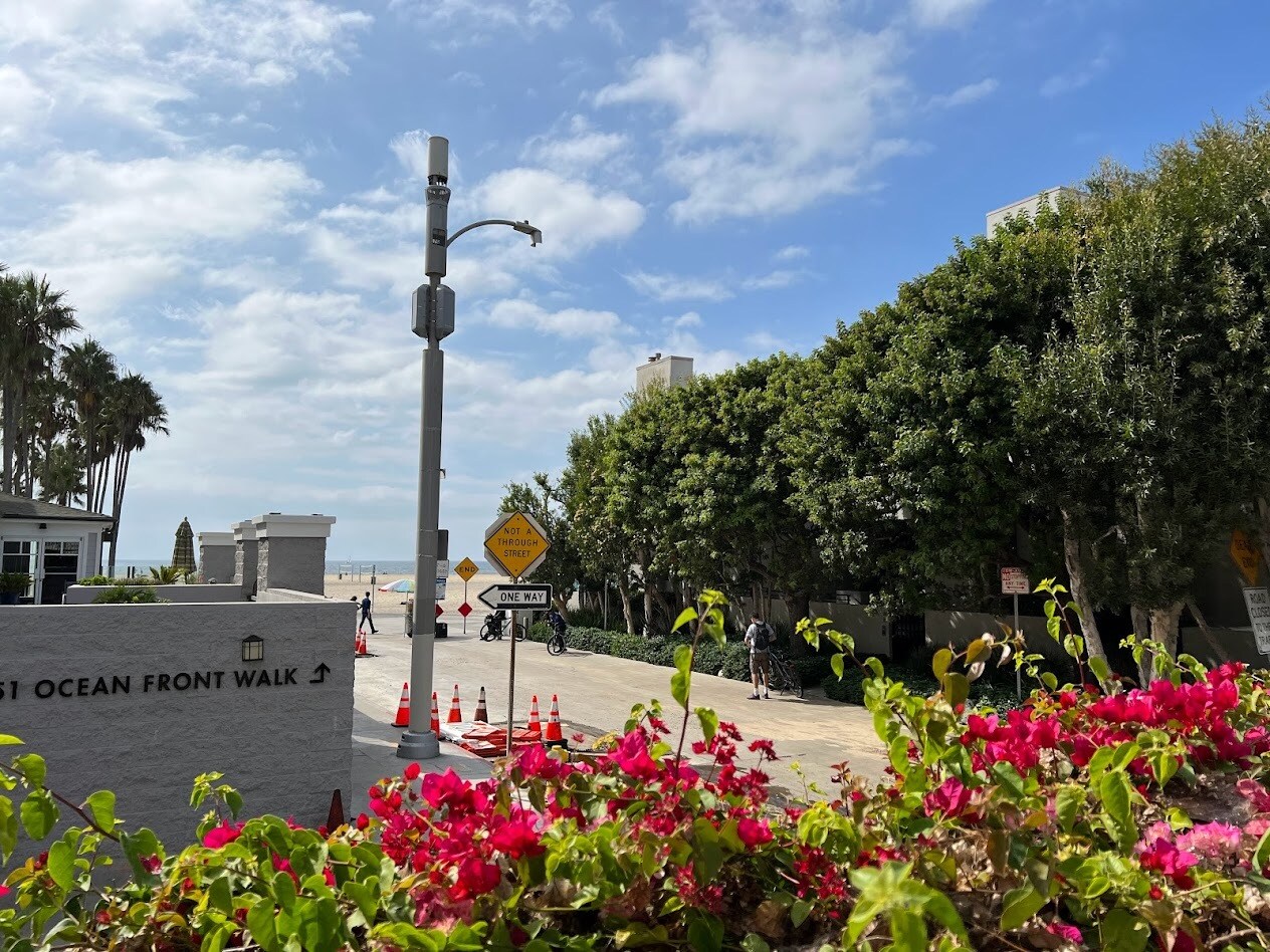 Peak-a-boo ocean views from back patio - 22 Navy St