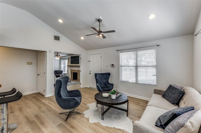 Building Photo - 1802 Harvey St