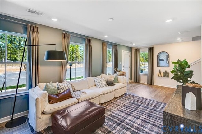 Building Photo - 8768 Pioneer Hl Dr