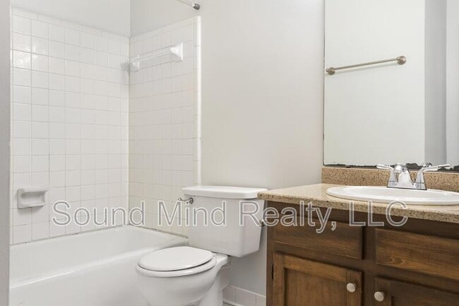 Building Photo - 112 Lomond Ln