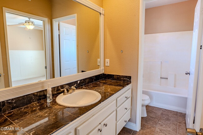 Building Photo - 2704 Simi Hills Ln