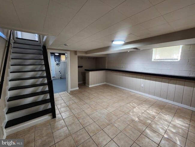 Building Photo - 1925 Ewald Ave