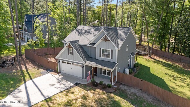 Building Photo - 594 E L Ives Dr