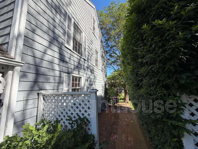 Building Photo - 15 Amys Ct
