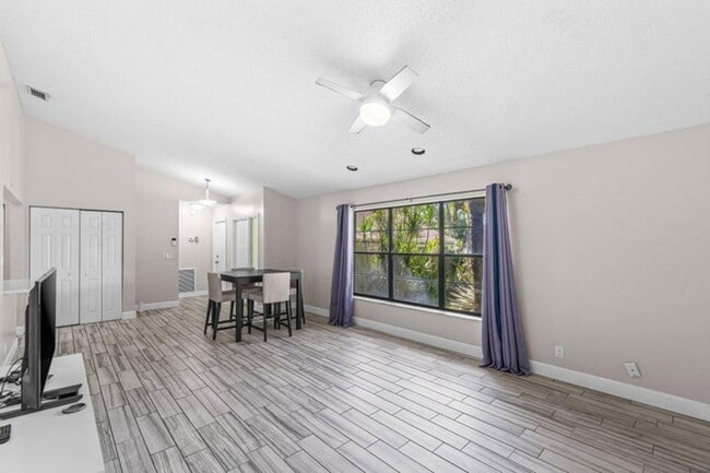 Building Photo - 5335 Havasu Ct