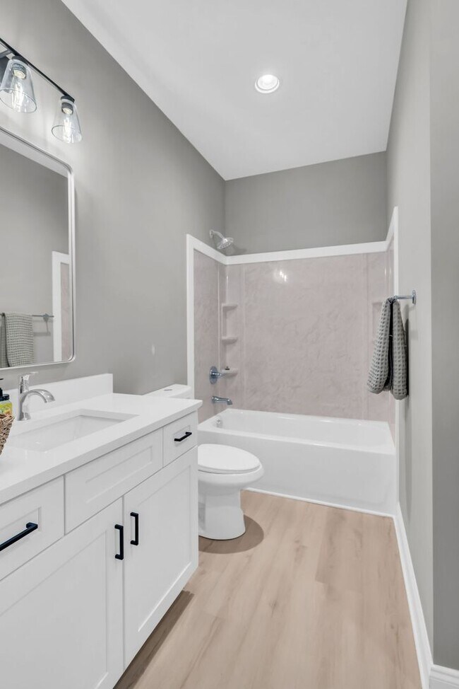 Building Photo - 307 Kate St