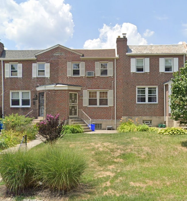 Building Photo - 2636 Sorento Rd