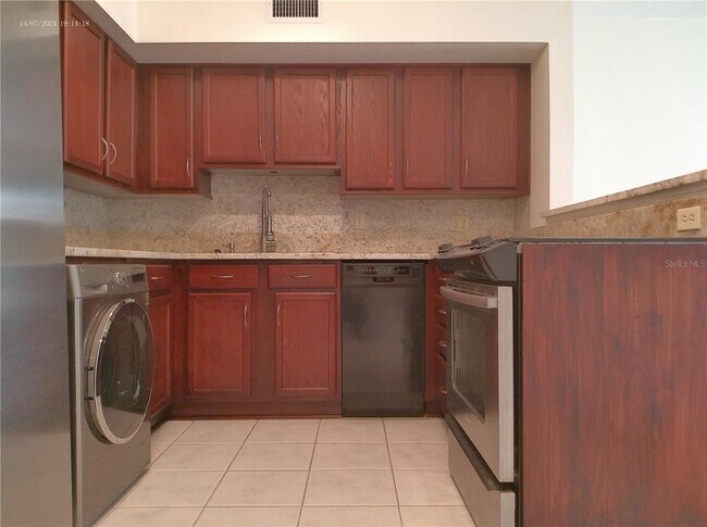 Building Photo - 2400 Franciscan Dr