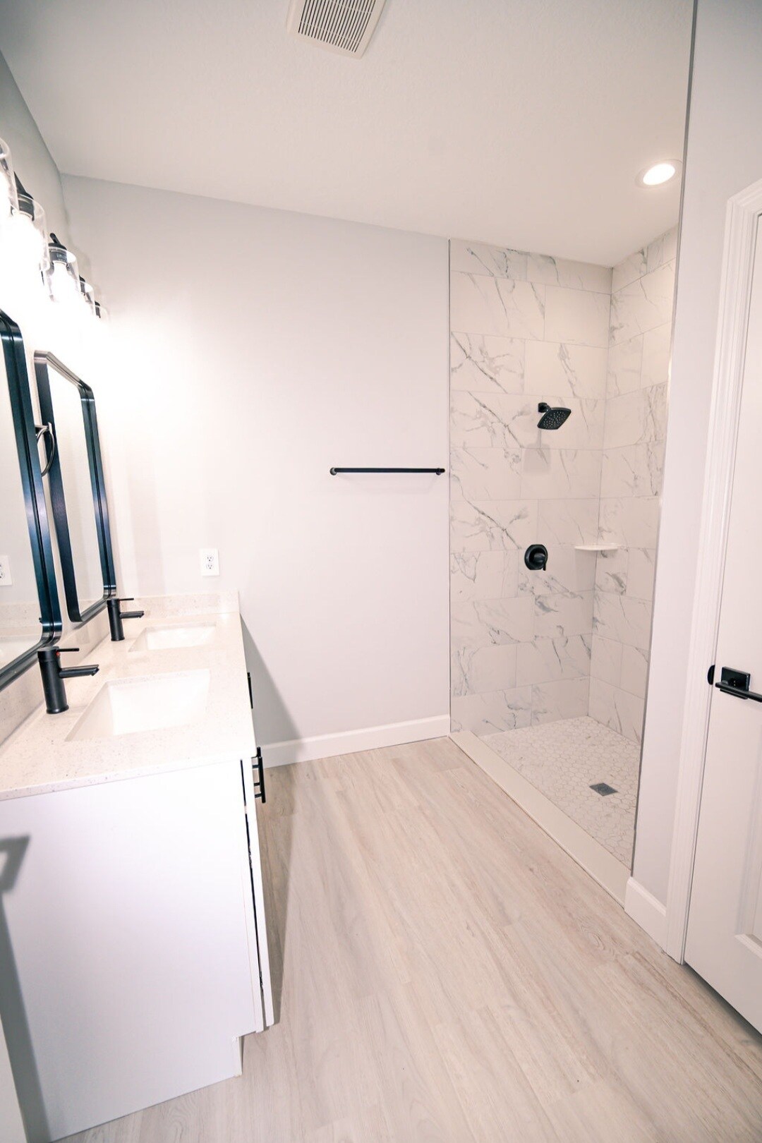 Building Photo - 1103 Saint Tropez Ct