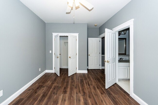 Building Photo - 115 Blackwater Dr