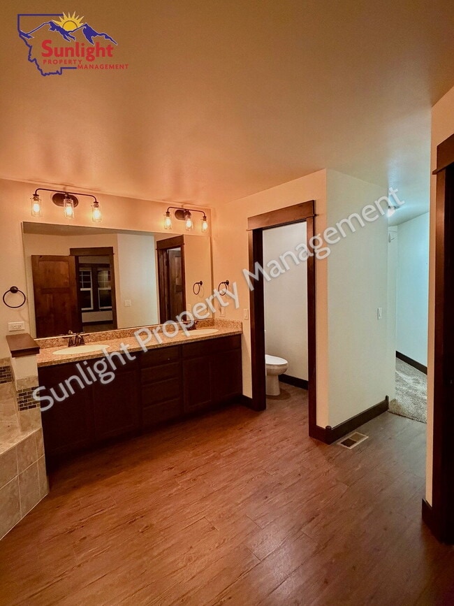 Building Photo - Spacious Country Home with 5 Bedrooms, Movie Room & Stunning Open-Land Views