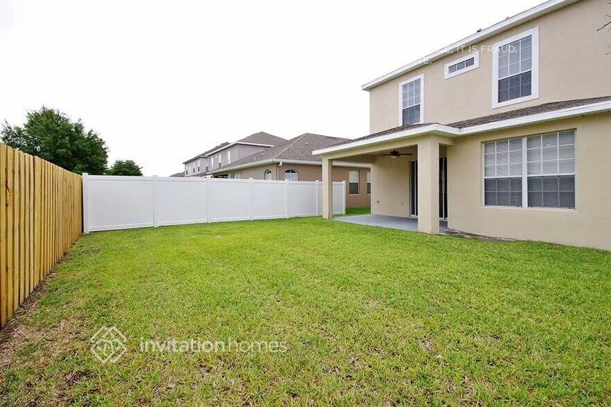 Building Photo - 2136 Windcrest Lake Cir