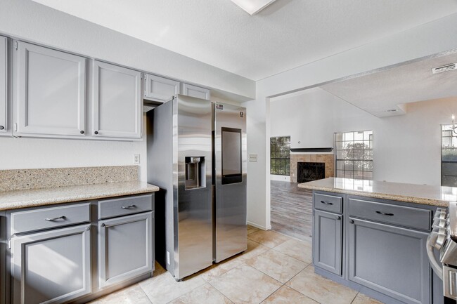 Building Photo - 4BEDROOM HOME ON THE GOLF COURSE 89130 * C...