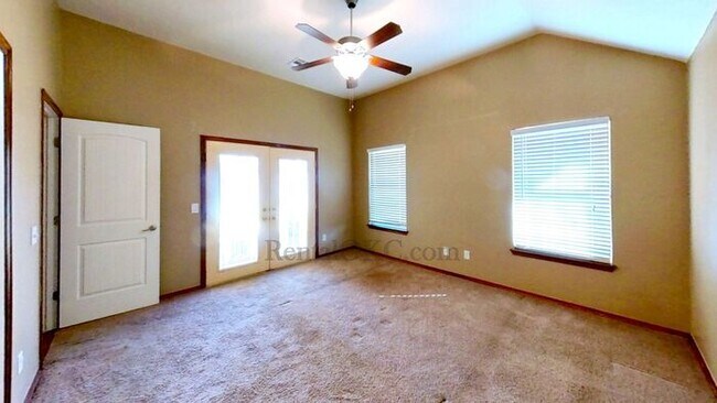 Building Photo - Rock Creek beauty