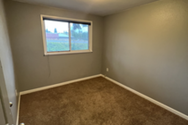 Building Photo - 5bd/2ba House in Tacoma