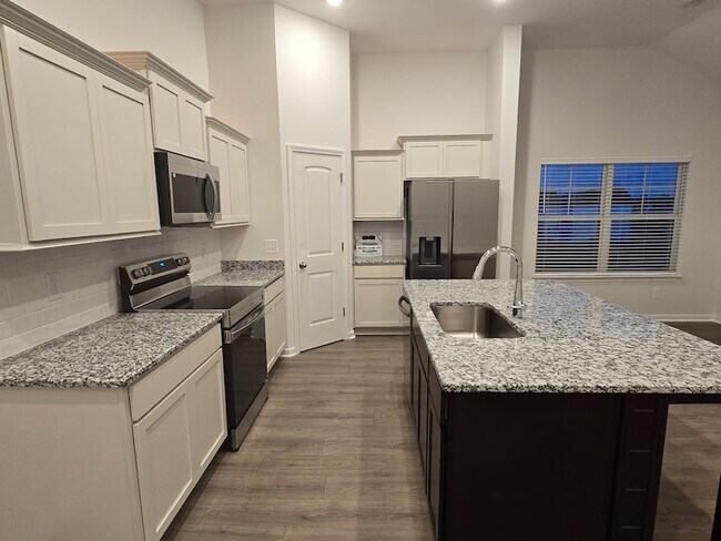 Building Photo - 229 Republic St