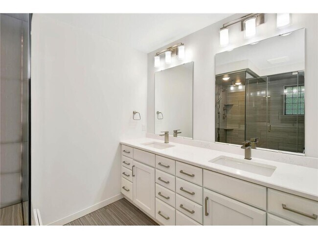 Building Photo - 154 Beaton Dr W