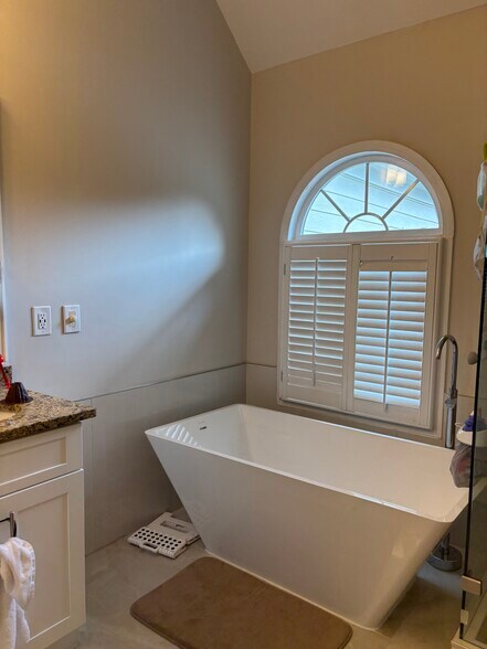 Building Photo - 3746 Summer Rose Dr