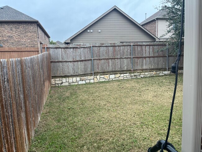 Building Photo - 9905 Cottontail Ln