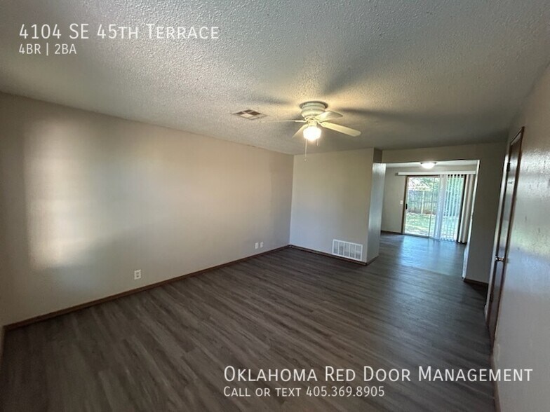 Building Photo - 4104 SE 45th Terrace