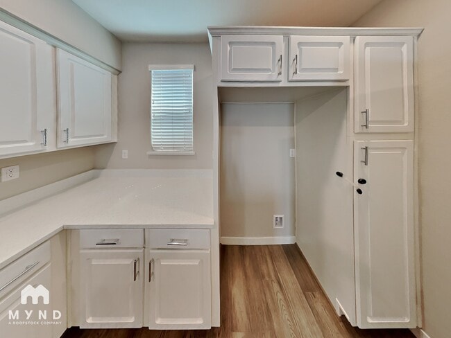 Building Photo - 1502 Cherry Cir