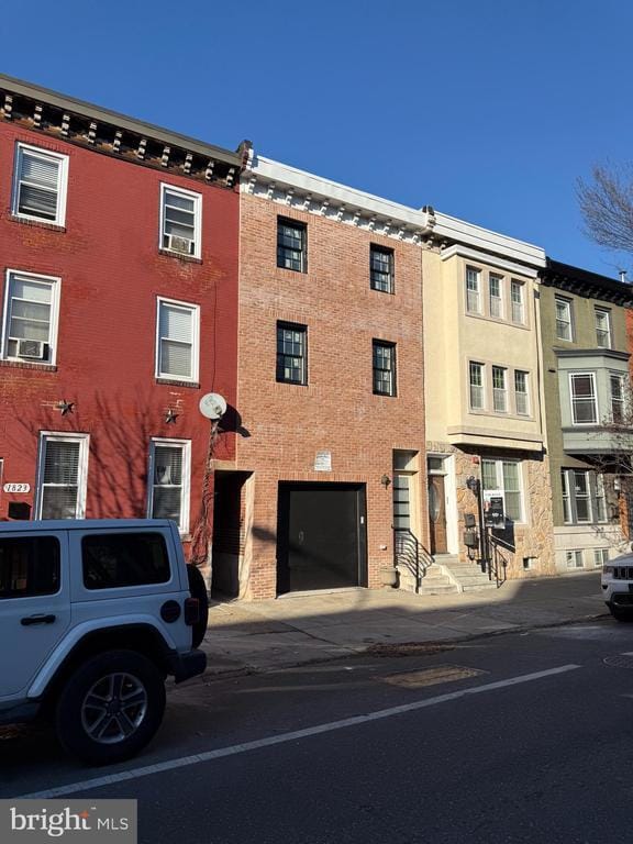 Building Photo - 1821 Christian St