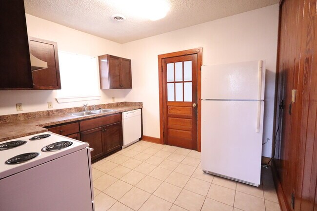 Building Photo - 321 Michael Cir