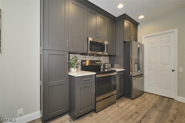 Building Photo - 9190 Southmont Cove